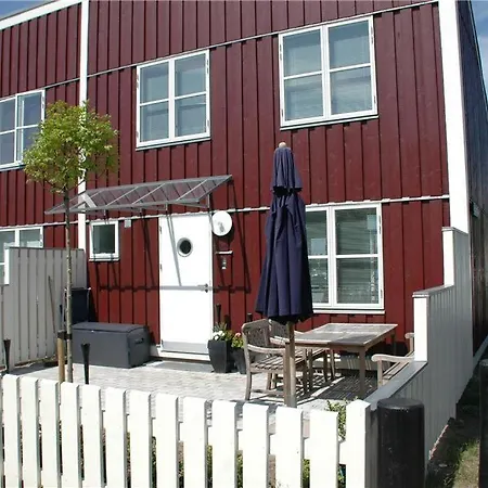 Stunning In With 2 Bedrooms And Wifi *