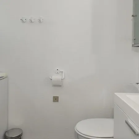 Stunning In With 2 Bedrooms And Wifi